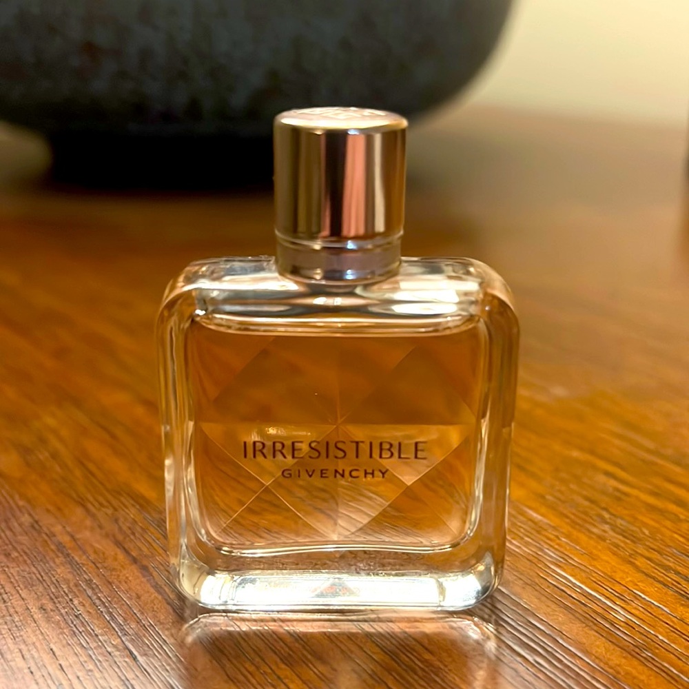 Givenchy Irresistible, 8 mL, like new
